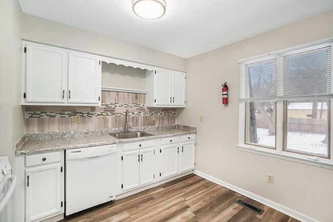 Building Photo - 6133 King Hwy