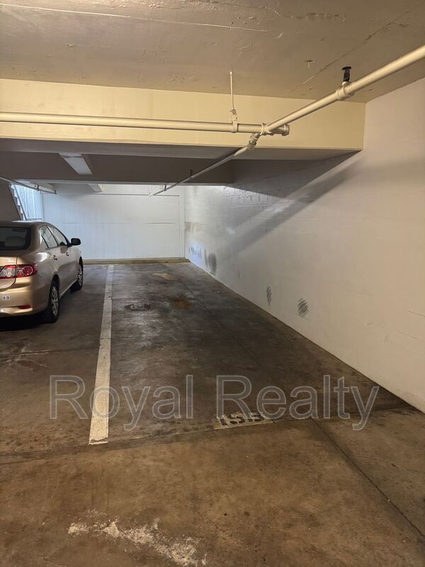Building Photo - 439 Keoniana St