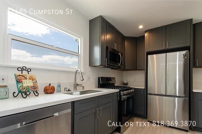 Building Photo - 11485 Cumpston St