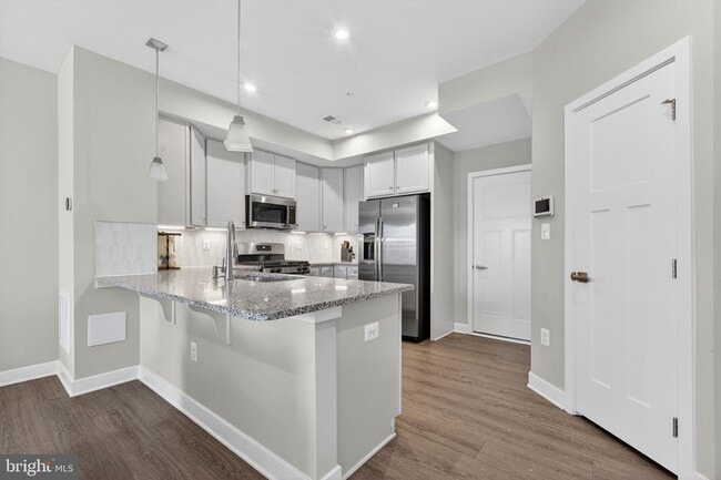 Building Photo - 100 Lawndale Dr