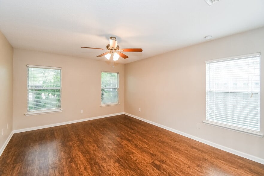 Building Photo - 3859 Marsh Bluff Dr