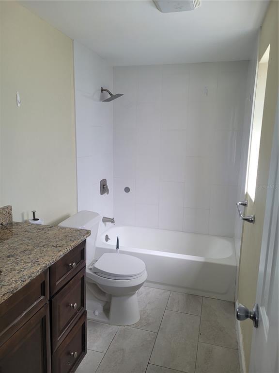 Building Photo - 2118 Lake Christie Dr