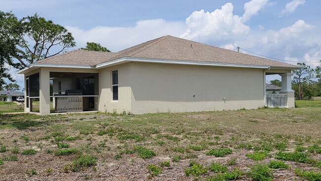 Building Photo - 4740 NW 39th Ave