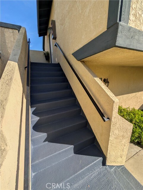 Building Photo - 527 E Colorado Blvd