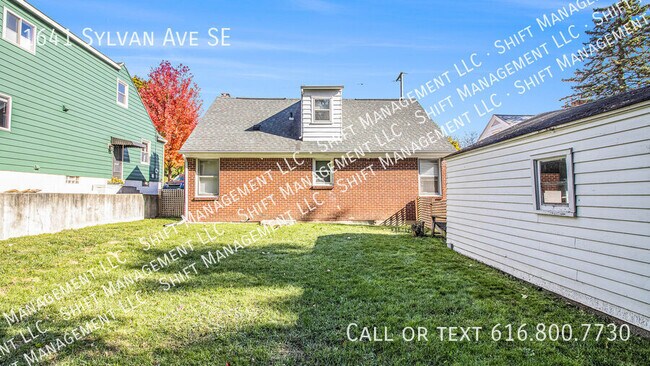 Building Photo - 1641 Sylvan Ave SE