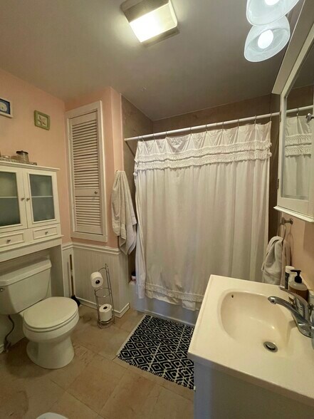 Building Photo - 180 L St