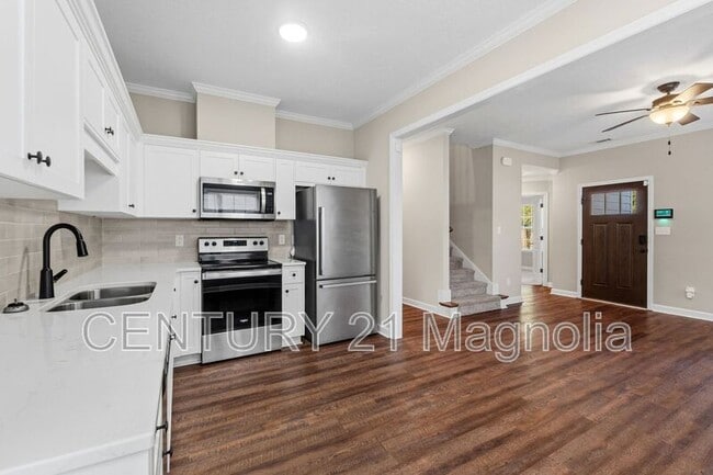 Building Photo - 302 Dorn St