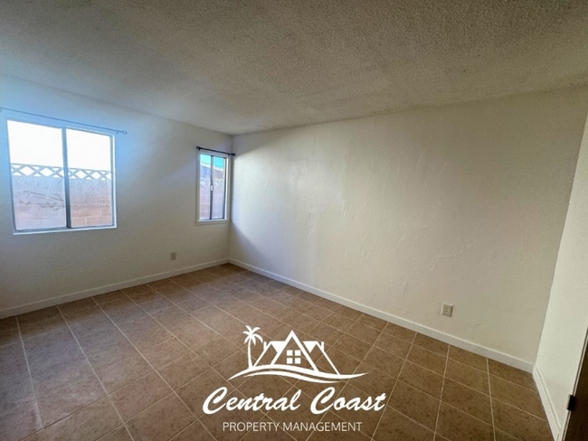 Building Photo - 0 W Camino Colegio