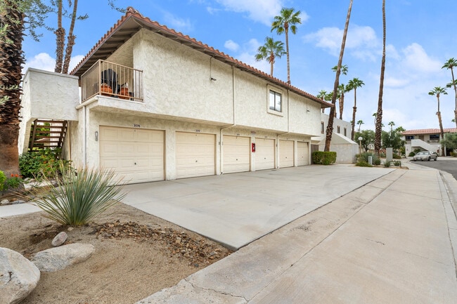 Building Photo - 2074 N Mira Vista Way