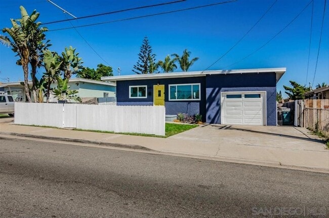 Building Photo - Remodeled 3 bedroom 2 bath.  Fenced yard. Outdoor shower, deck ,attached garage. Near beaches.