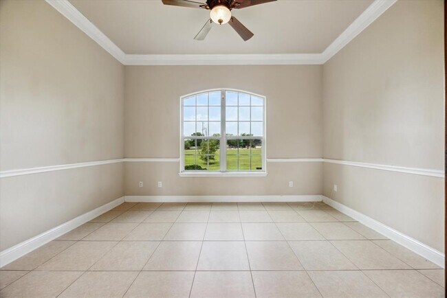 Building Photo - 144 Escondido Dr