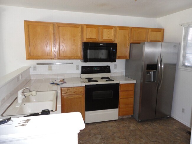 Building Photo - 3082 E 106th Pl