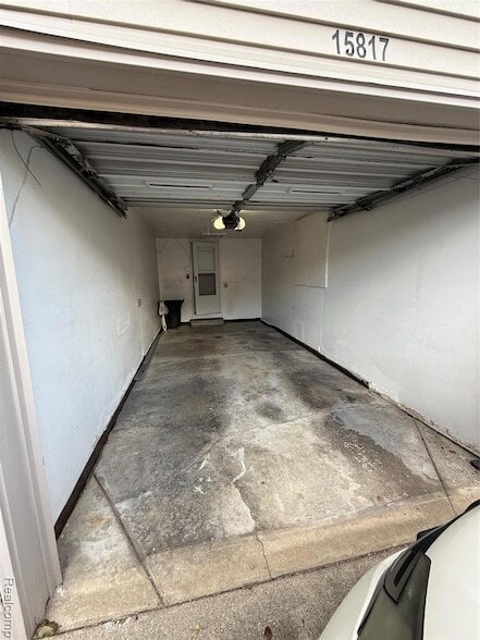 Building Photo - 15817 Charleston Dr