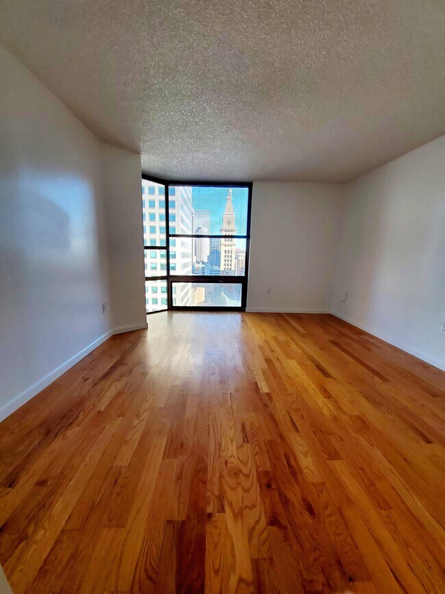 Building Photo - 1625 Larimer St