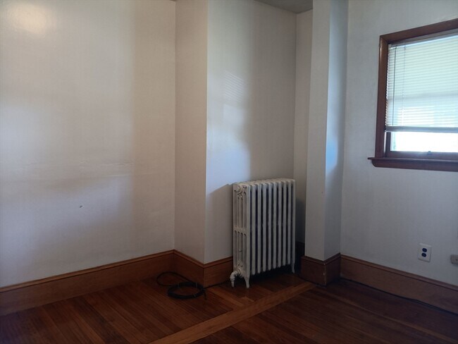 Building Photo - 36 Bigelow St