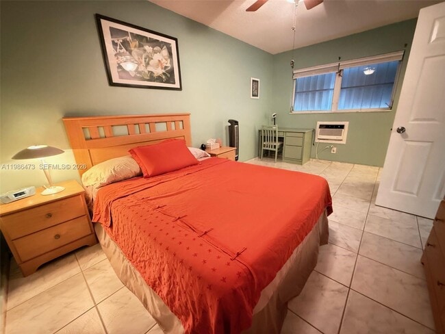 Building Photo - 3240 NE 16th St