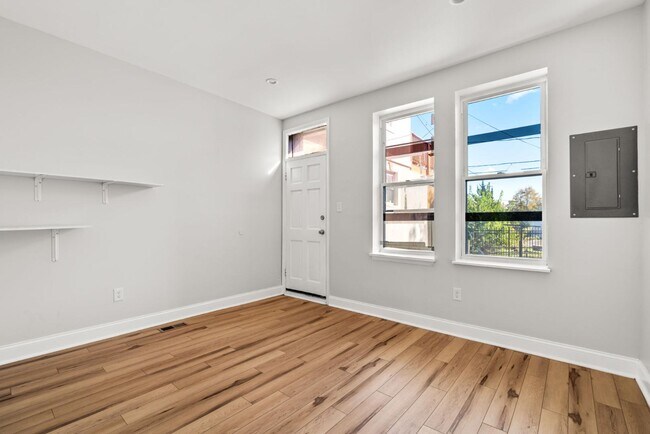 Building Photo - 419 N Collington Ave