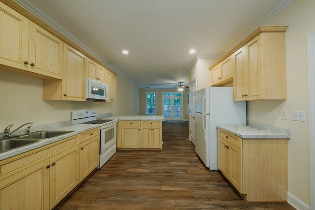 Building Photo - 8 Hydrangea Ct