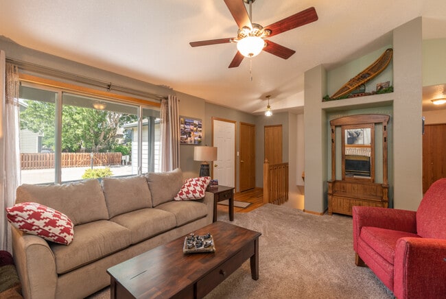 Building Photo - 2338 Moorgate Dr