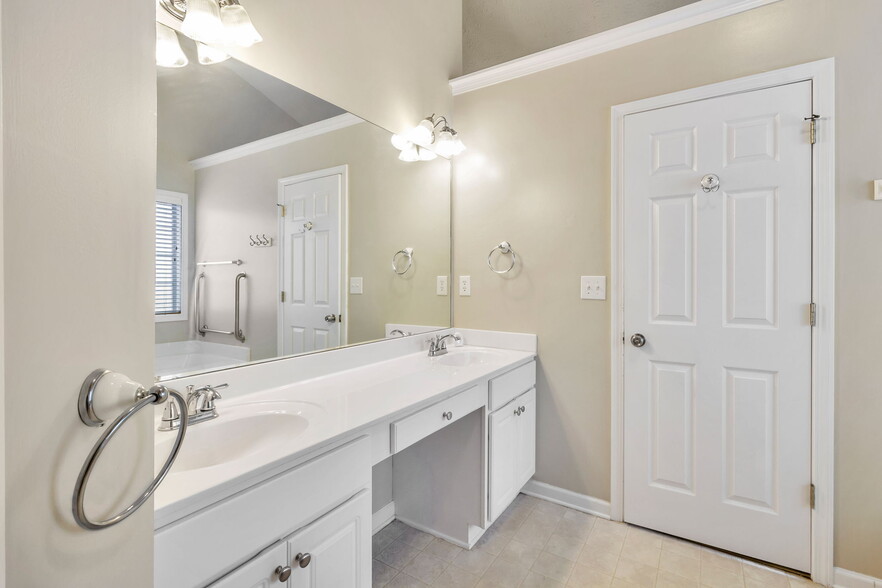 Building Photo - 1461 Beckley Pointe