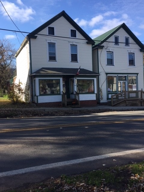 Primary Photo - 102 E Main St