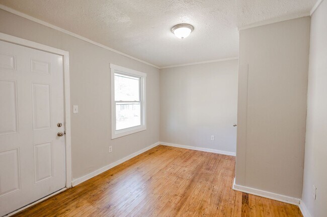 Building Photo - 316 N 8th St