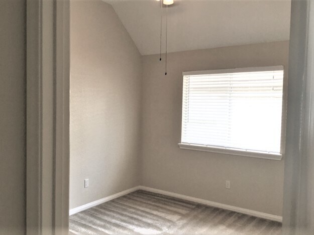 Building Photo - 4715 Meadows Edge Ln