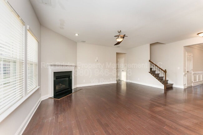 Building Photo - 2288 Barrowcliffe Dr NW