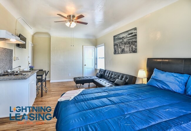 Building Photo - 727 S Alvarado St