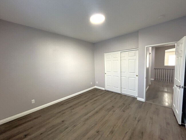 Building Photo - Silver Loop Jurupa Valley, 91752  (5 bed, ...