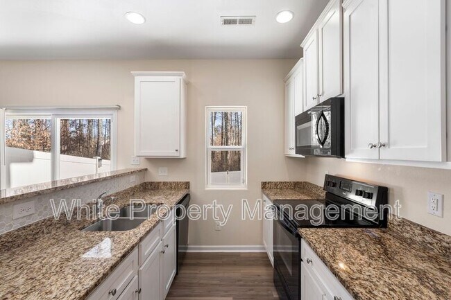 Building Photo - 7621 Mockernut Dr