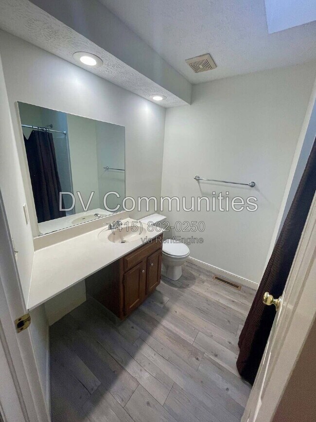 Building Photo - 32467 S Roundhead Dr
