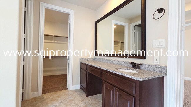 Building Photo - 201 Pasadena Trail