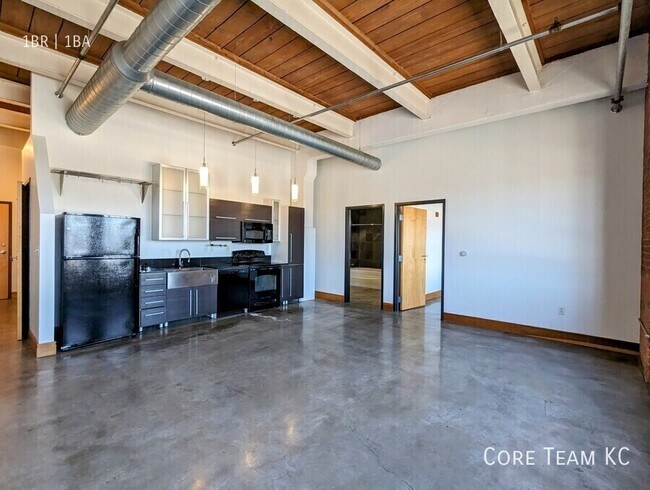 Building Photo - 382 W 22nd St