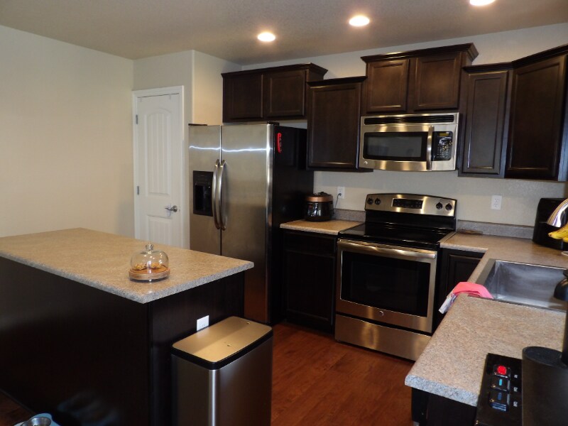 Building Photo - 6127 Journey Dr