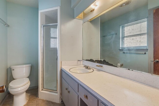 Building Photo - 8401 Tecumseh Dr