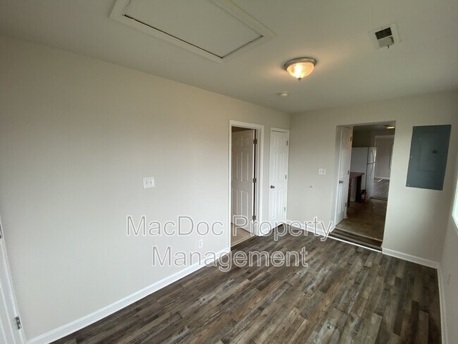 Building Photo - 5472 Riverview Dr