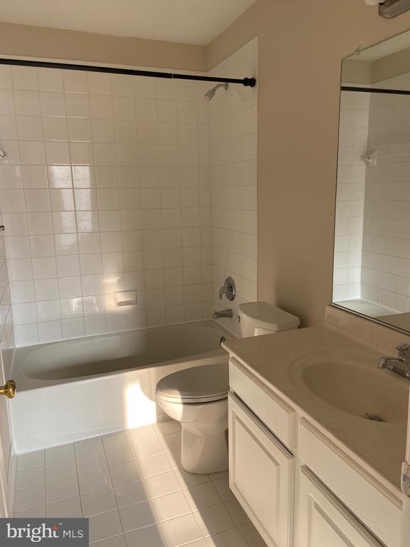 Building Photo - 46182 Chester Terrace