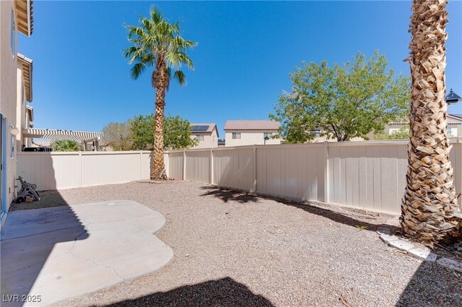 Building Photo - 11032 African Sunset St