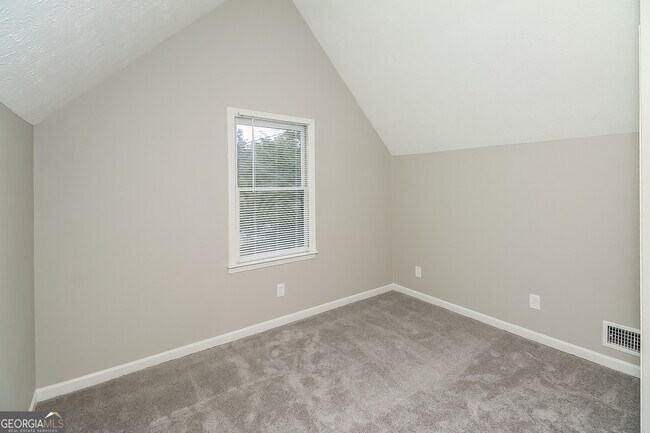 Building Photo - 3103 Skyland Dr