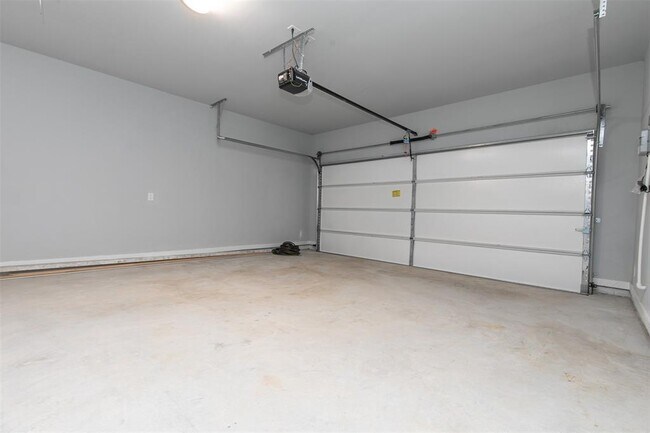 Building Photo - 1306 Whitetail Rd