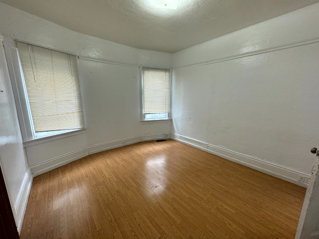 Building Photo - 1429 2nd Ave