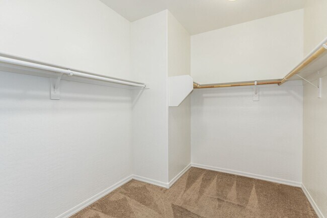 Building Photo - Beautiful 4 bedroom 2.5 bathroom home with large open floorplan in Queen Creek!