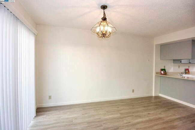 Building Photo - 2910 Liberty Dr