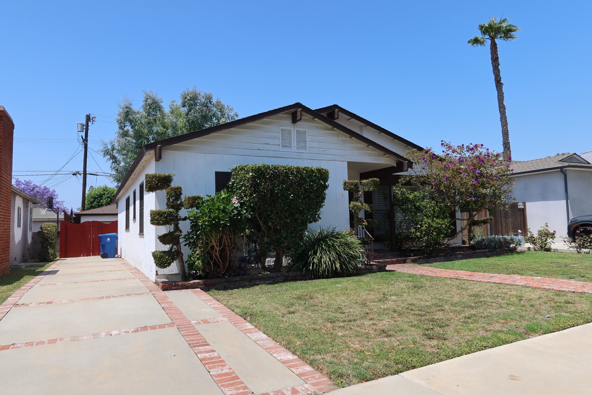 Building Photo - 2821 Tilden Ave