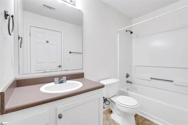 Building Photo - 1412 Harts Ridge Dr