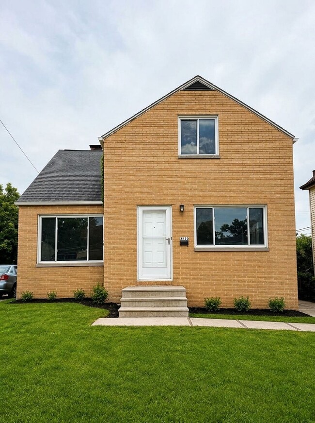 Building Photo - 3810 Lincoln Ave