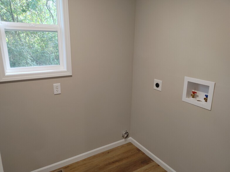 Laundry - 71 Pomeroy Rd