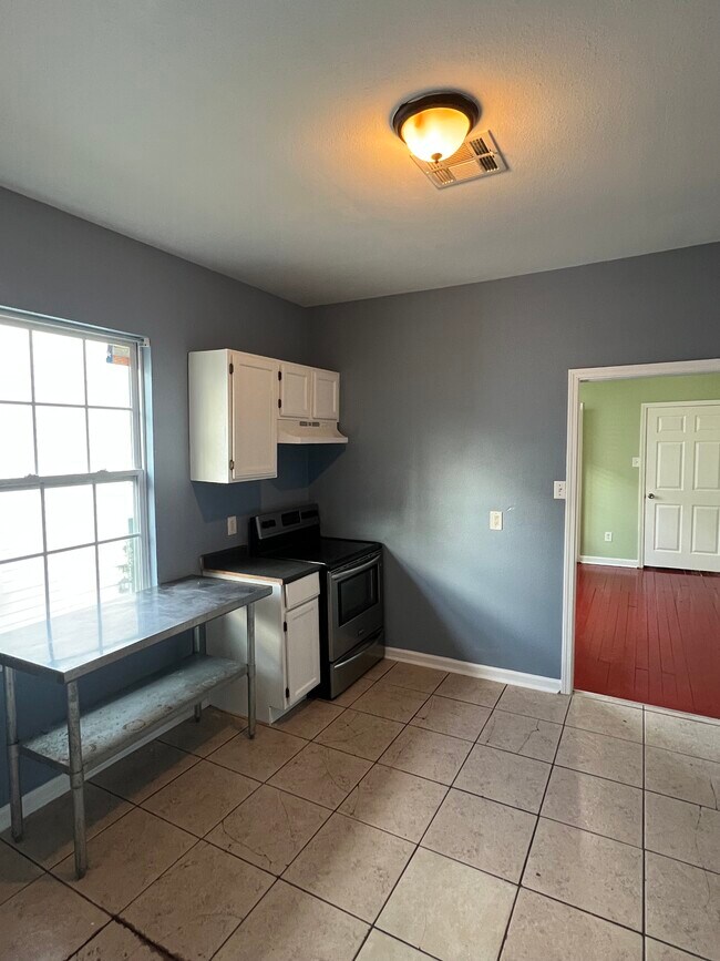 Building Photo - 3030 Toulouse St