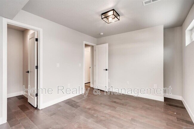 Building Photo - 4303 Navajo St